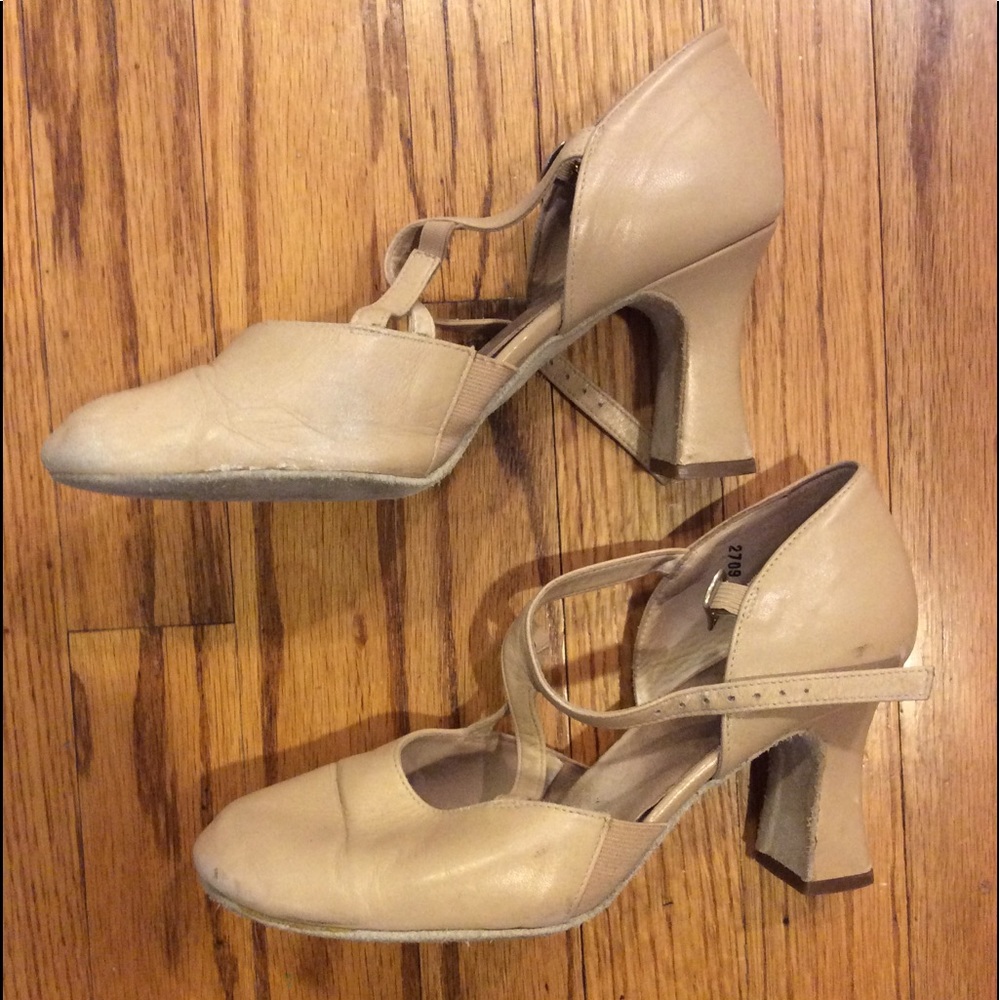 LaDuca Alexis character shoes 37
